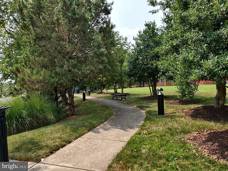 4638 Odessa Dr — Photo 31
