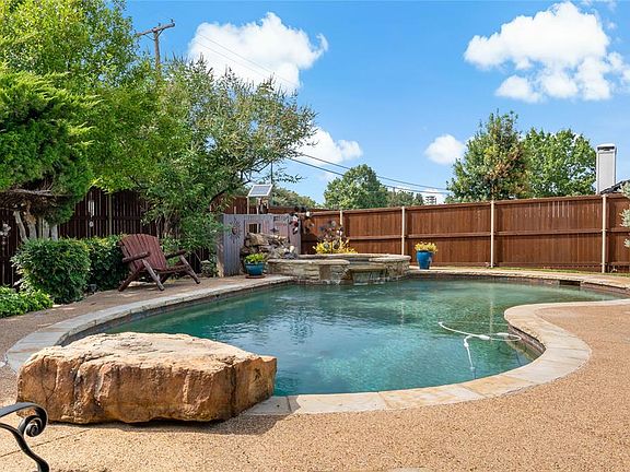 3rd image of 2705 Ridgemeade Dr