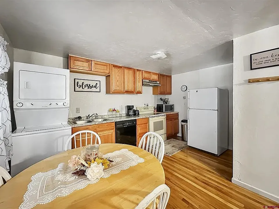201 Box Elder Ave #2