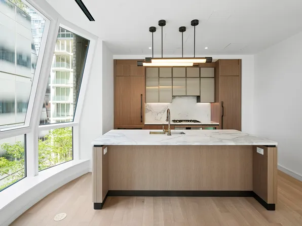 515 West 18th Street 510 image 2 of 7