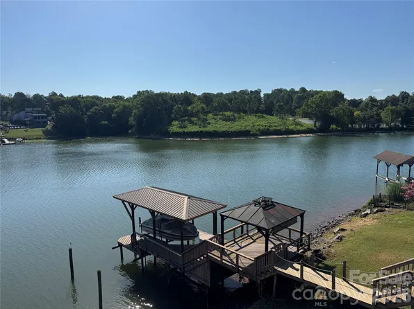 773 Beachwood Cove Dr, Tega Cay, SC 29708