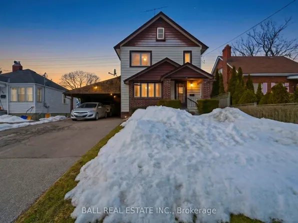 30 Thomas St, Oshawa, ON L1H 3W5