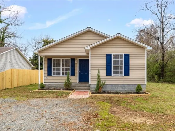 605 Denny Rd, Greensboro, NC 27405