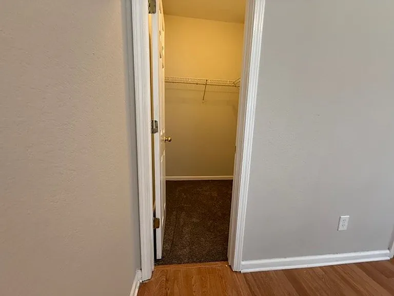 7043 Brookview Crk — Photo 12