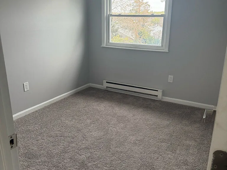 7 Potomac Ave — Photo 24