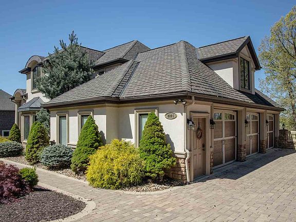 4th image of 2221 Pearl Ln