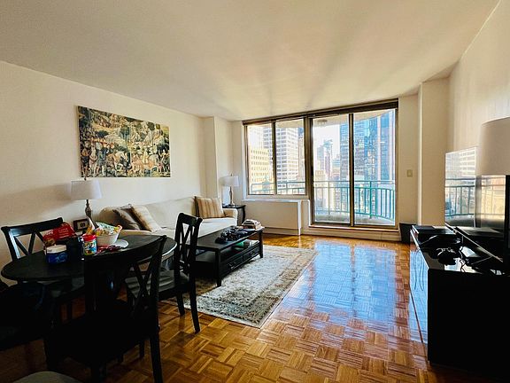 4th image of 145 E 48th St APT 27A