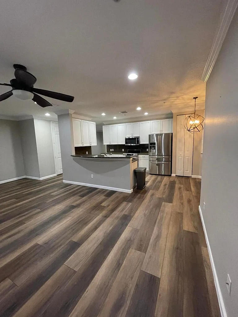 3 bed, 2988 sqft, $4,000 — Photo 2