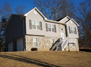 2306 Olde Meadow Dr, Hudson, NC 28638