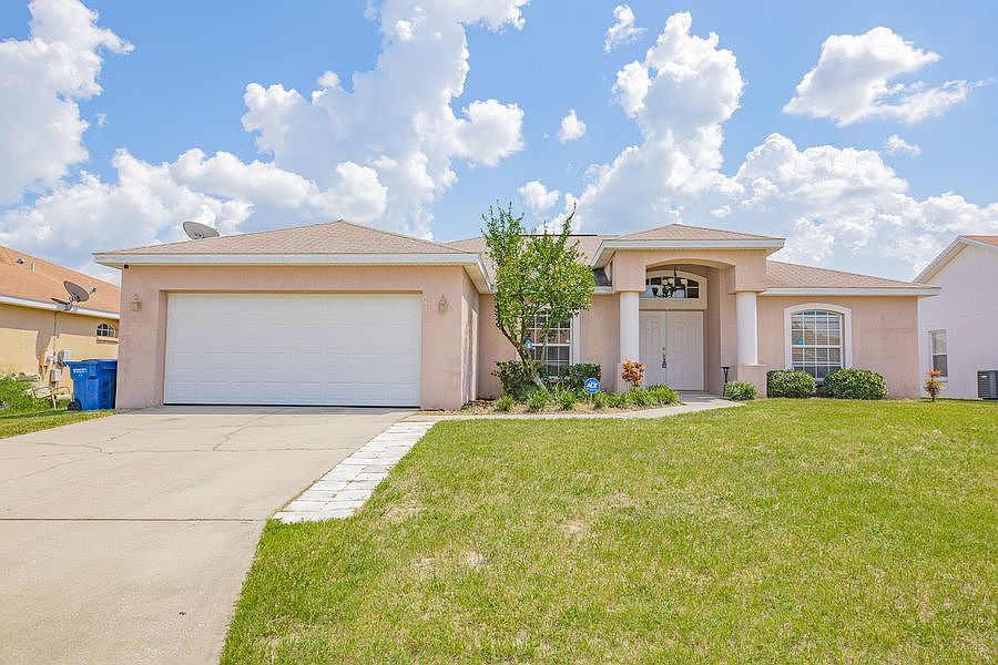 1st image of 440 Savanna Pointe St