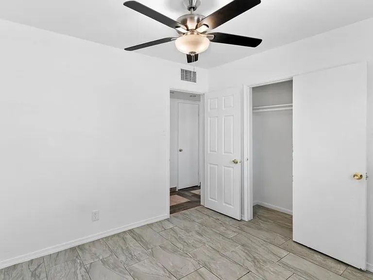 1025 S Siesta Ln — Photo 2