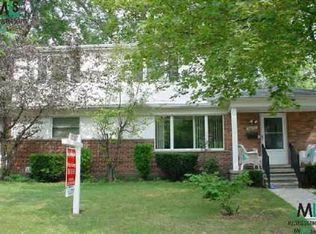 24630 Westhampton St, Oak Park, MI 48237