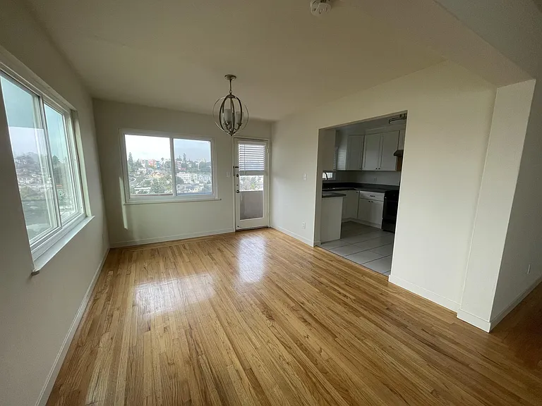 853 Vermont St #301 — Photo 2