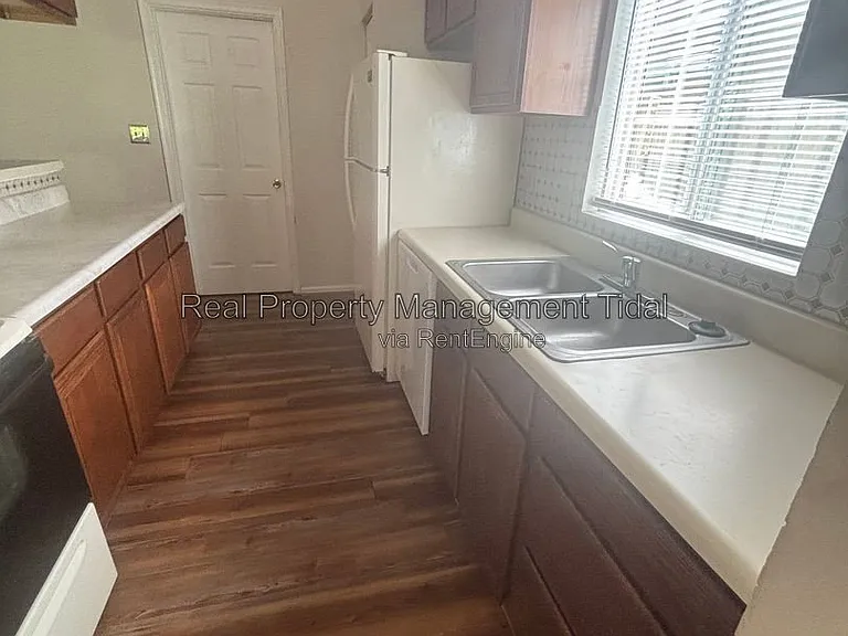 639 Biltmore Dr — Photo 20