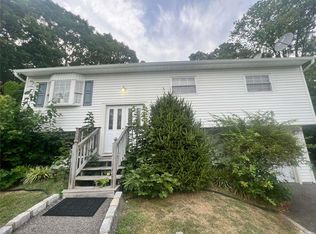 175 Ruland Rd, Selden, NY 11784