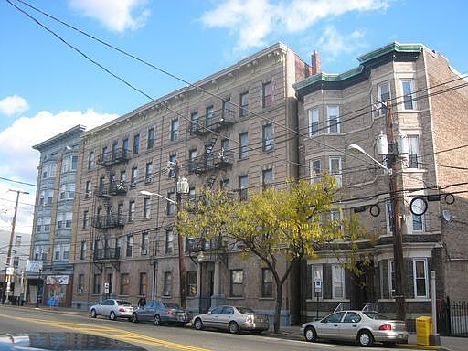 2nd image of 3604 Park Ave APT E2