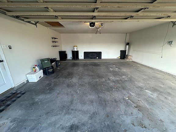 4th image of 3201 Hill Ave