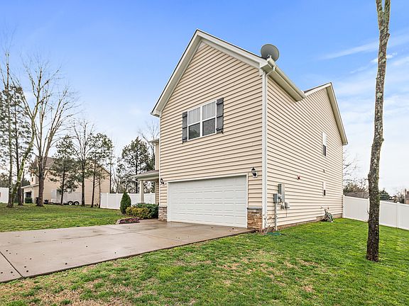 2nd image of 805 Silverhill Dr