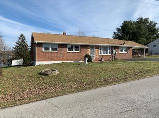 300 Clearview Dr, Christiansburg, VA 24073