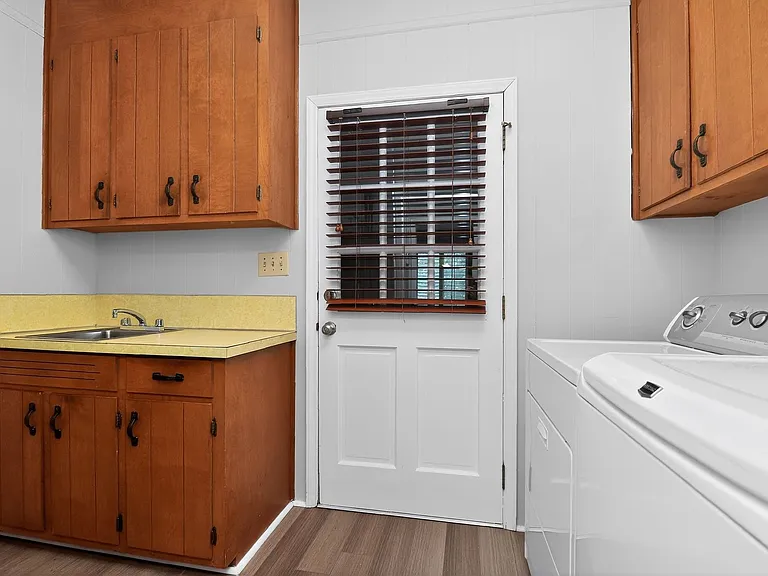 8109 Reames Rd — Photo 16
