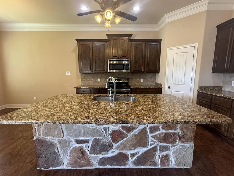 9804 Houston Dr — Photo 10