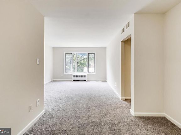5th image of 10315 Montrose Ave #M201