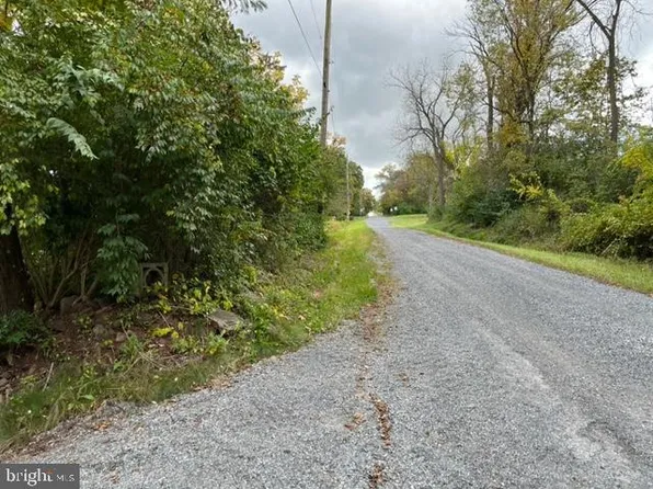 880 Camp Meeting Rd, East Earl, PA 17519