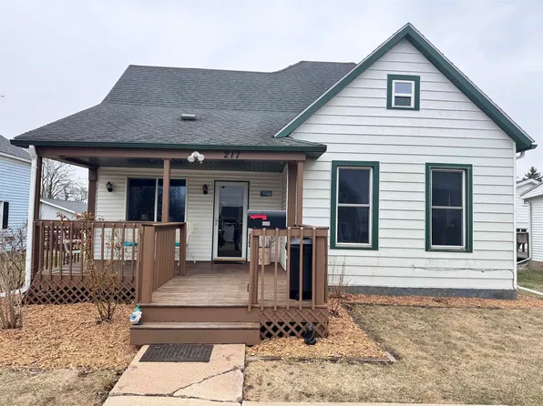 217 E Merrimac St, Dodgeville, WI 53533