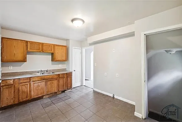 19401 Grandview St — Photo 14