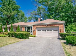 874 Northumberland Dr, Niskayuna, NY 12309