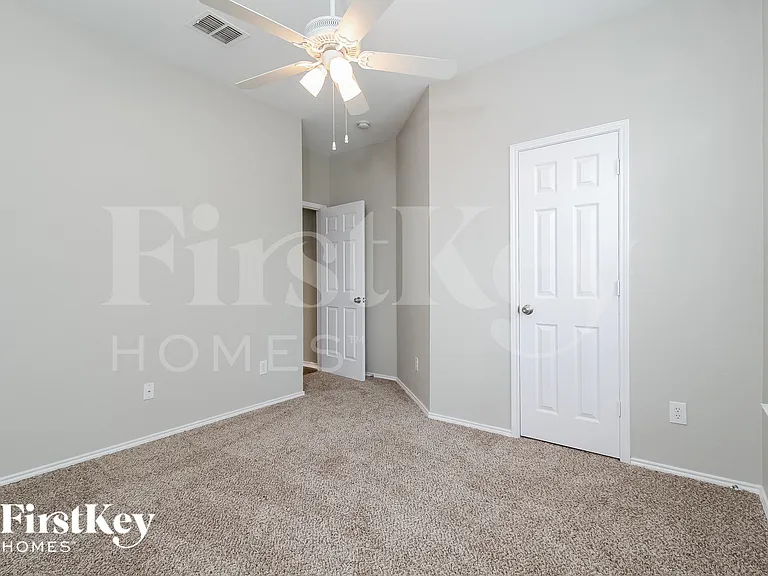802 Hawthorne Rd — Photo 10