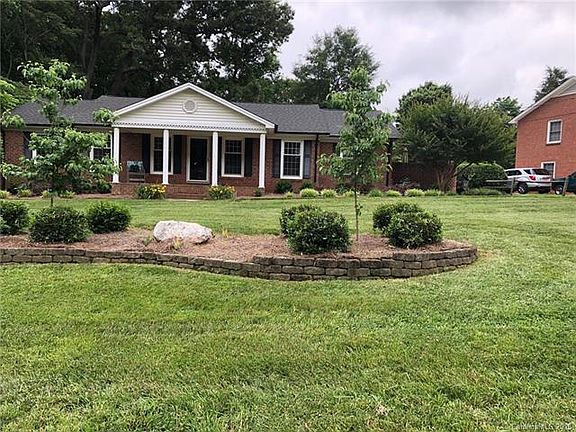 2nd image of 3115 Canterberry Dr