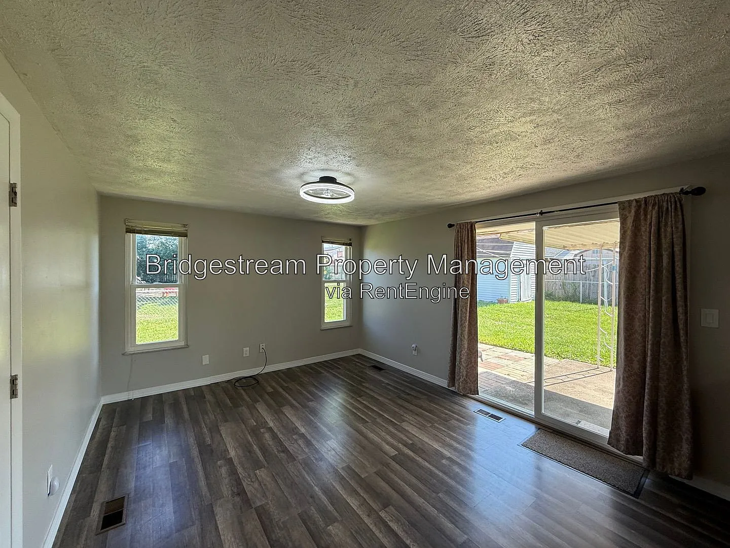 3 bed, 2.0 bath, 1419 sqft, $1,750 — Photo 4