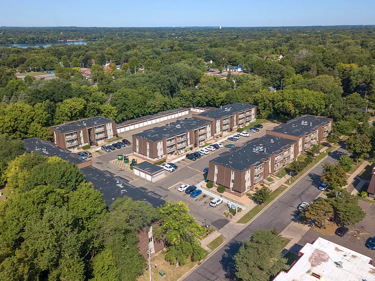 Evergreen East Apartments — Photo 14