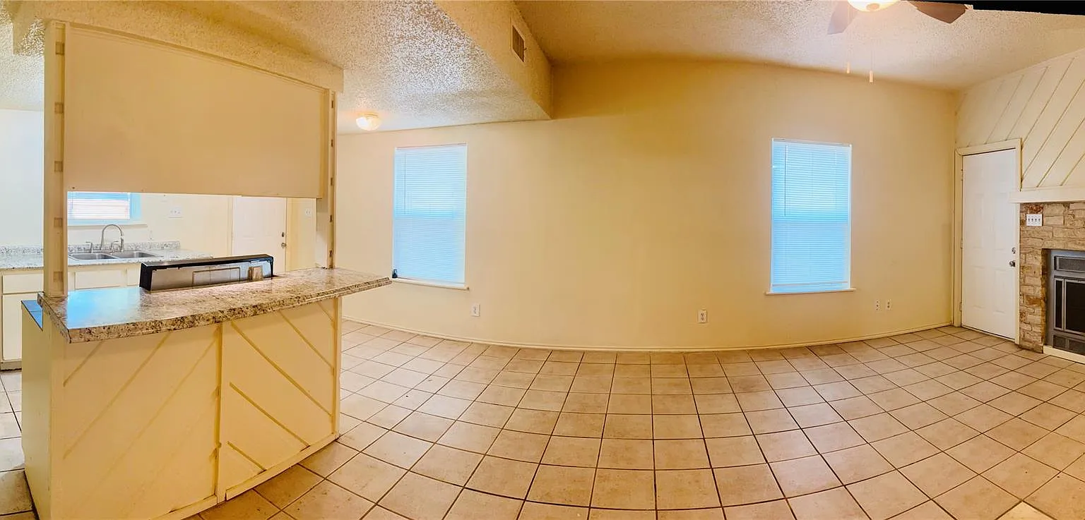 2 bed, 1.5 bath, 1900 sqft, $1,500 — Photo 4