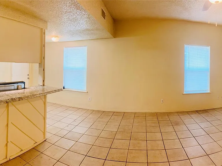 1206 Tartan Ln #B — Photo 4