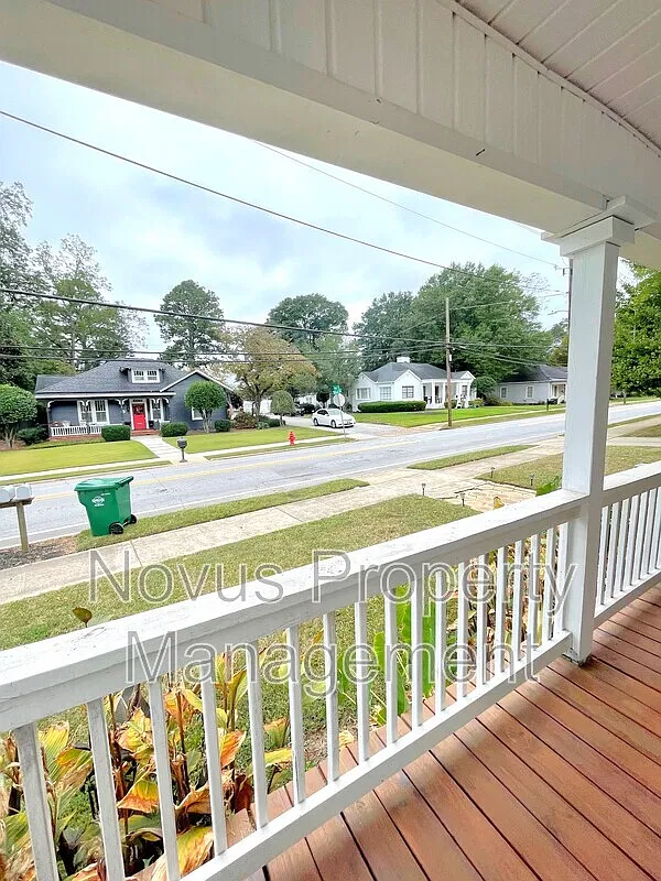 2 bed, 1.0 bath, $975 — Photo 3