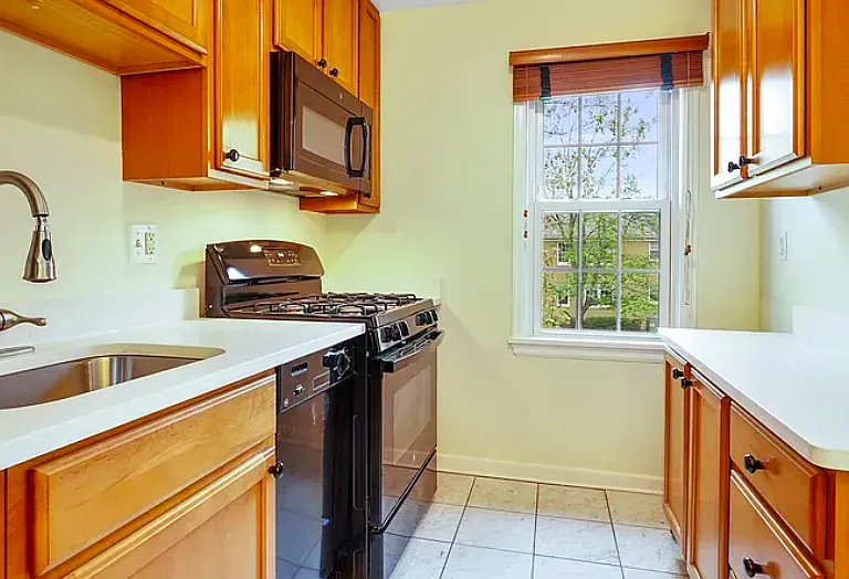 6618 Potomac Ave #B2 — Photo 7