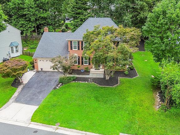 4th image of 9711 Oak Bridge Pl