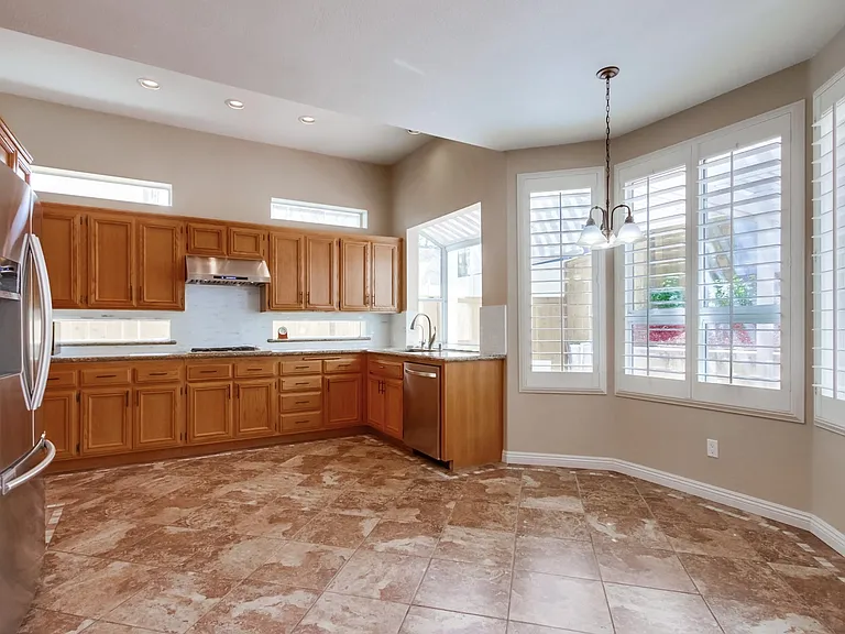 13945 Lewiston St — Photo 10