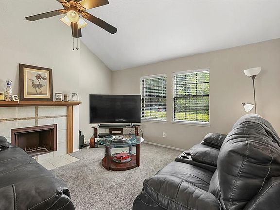 4th image of 2912 Mulberry Ln