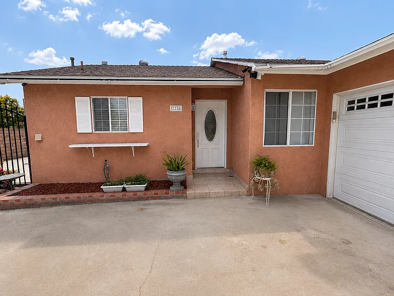 7736 Ditmar Ave — Photo 3
