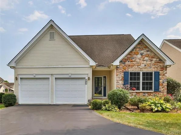 46 Inverness Ln, Easton, PA 18045