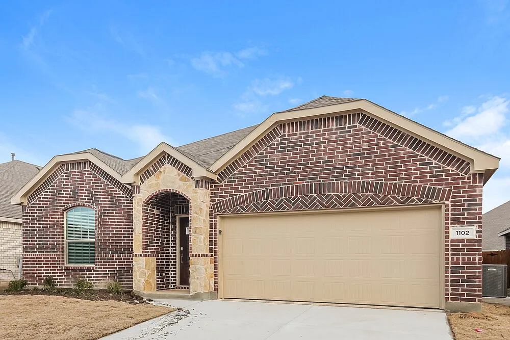 4 bed, 2.0 bath, 1838 sqft, $2,285 — Photo 2