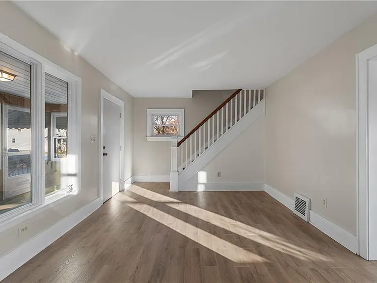 1899 16th St SW — Photo 10
