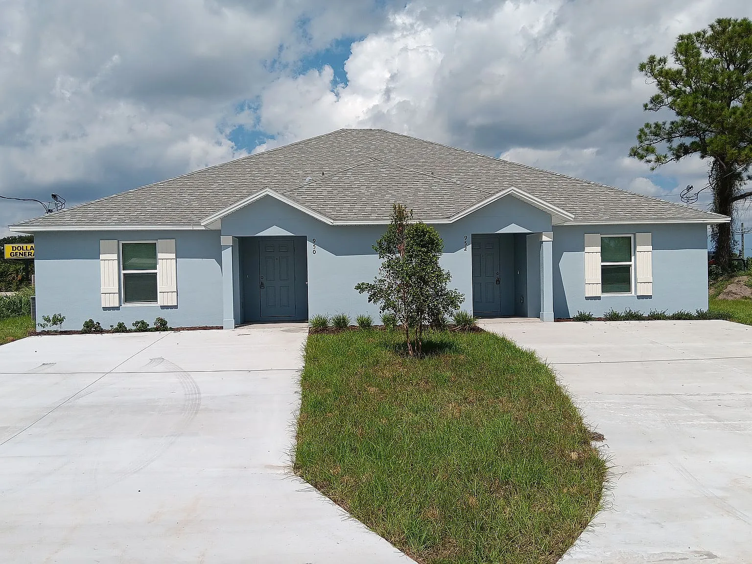 3 bed, 1300 sqft, $1,895 — Photo 1