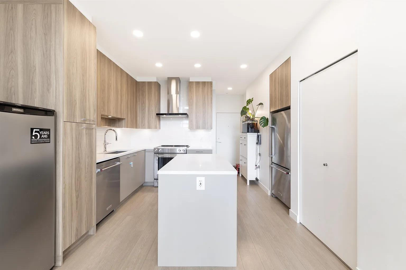 7588 16th St #607 photo 1