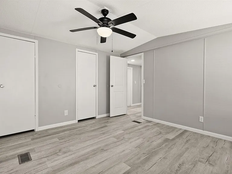 2222 N Austin Ave #23 — Photo 17