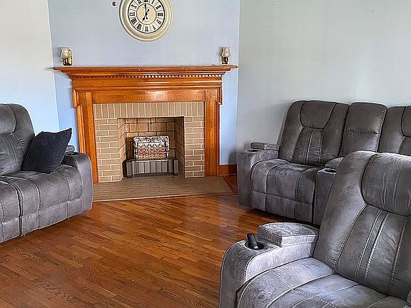 LivingRoom with fireplace 