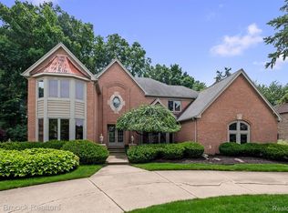 3015 Woodcreek Way, Bloomfield Hills, MI 48304